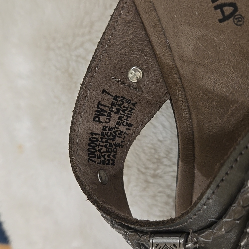 Minnetonka Women's Silver Sandals - Picture 6 of 10